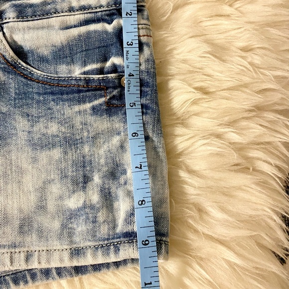 Vintage Style Acid Wash Jean Shorts, Size S - Picture 8 of 9
